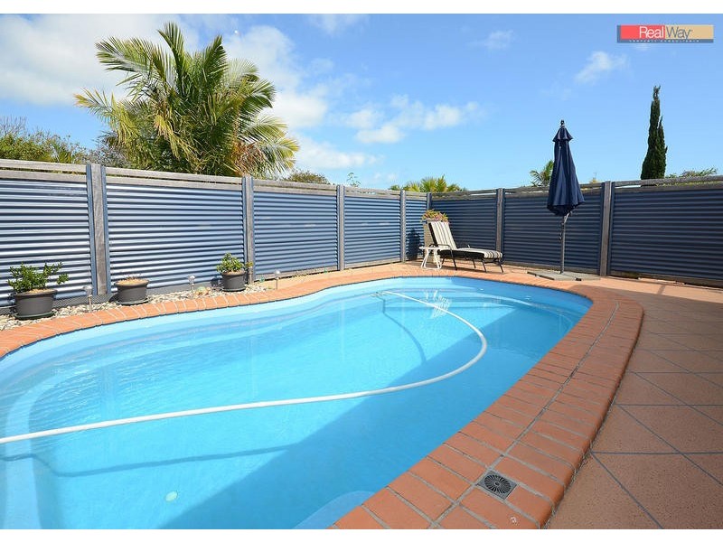 4 Sharyn Crt, Point Vernon QLD 4655