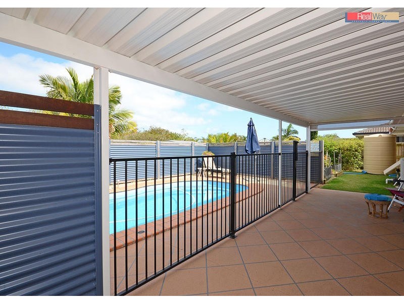 4 Sharyn Crt, Point Vernon QLD 4655