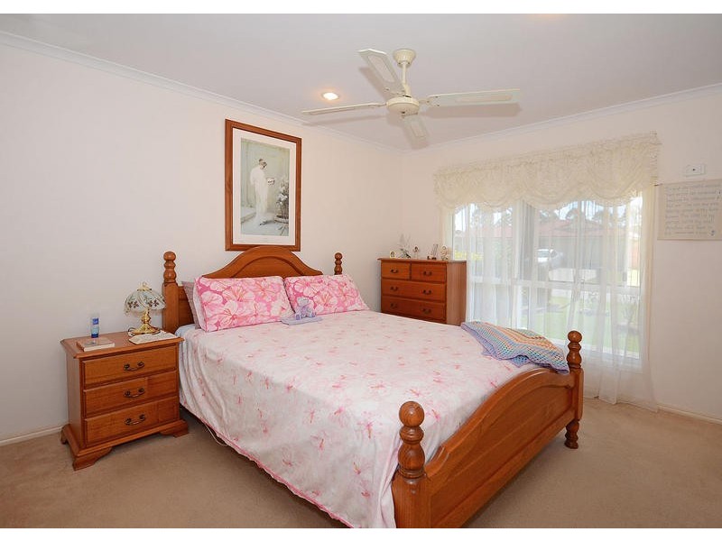 4 Sharyn Crt, Point Vernon QLD 4655