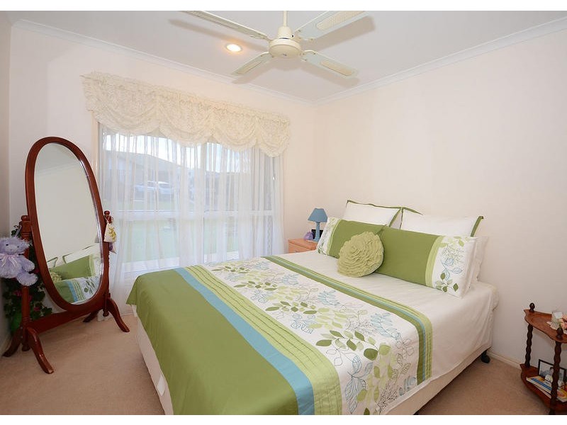 4 Sharyn Crt, Point Vernon QLD 4655