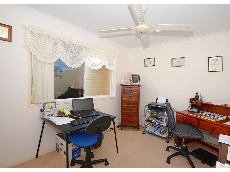 4 Sharyn Crt, Point Vernon QLD 4655