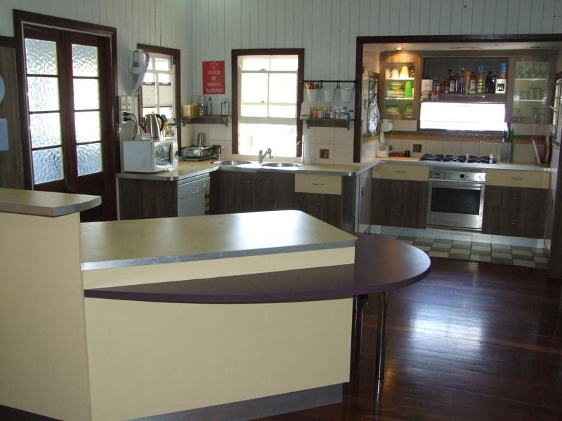 20 Churchill St, Urangan QLD 4655