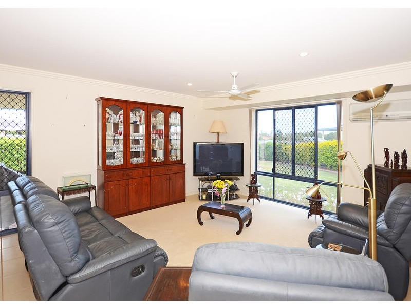 8 Kinross Crt, Kawungan QLD 4655