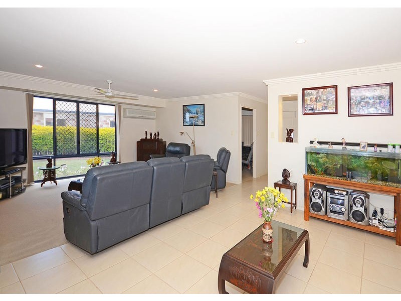 8 Kinross Crt, Kawungan QLD 4655