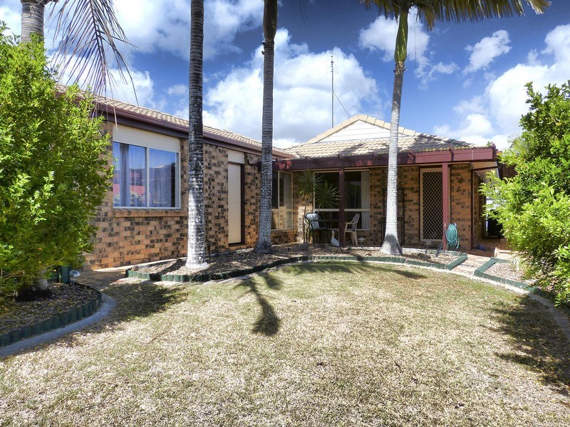111 Bideford St, Torquay QLD 4655