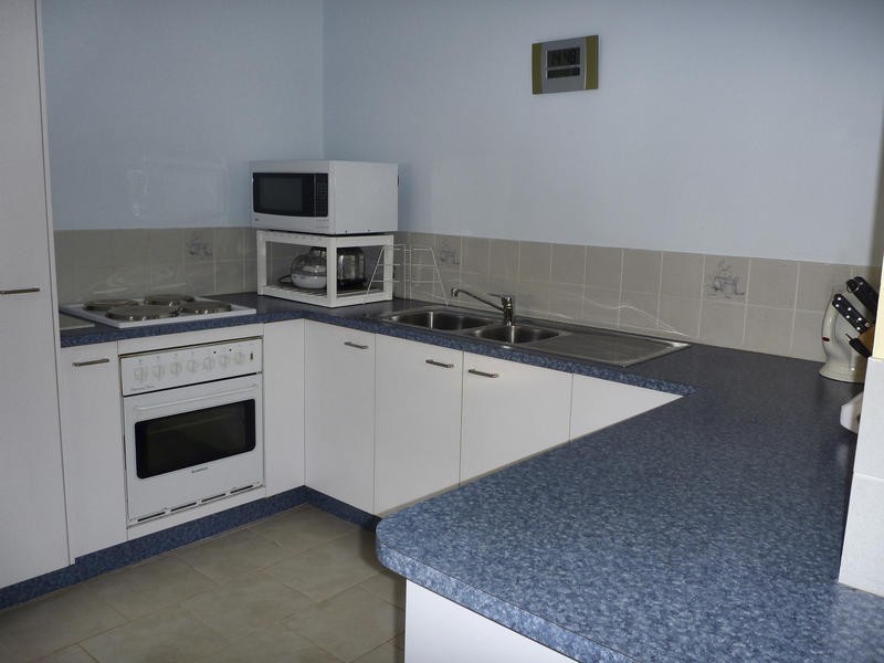 111 Bideford St, Torquay QLD 4655