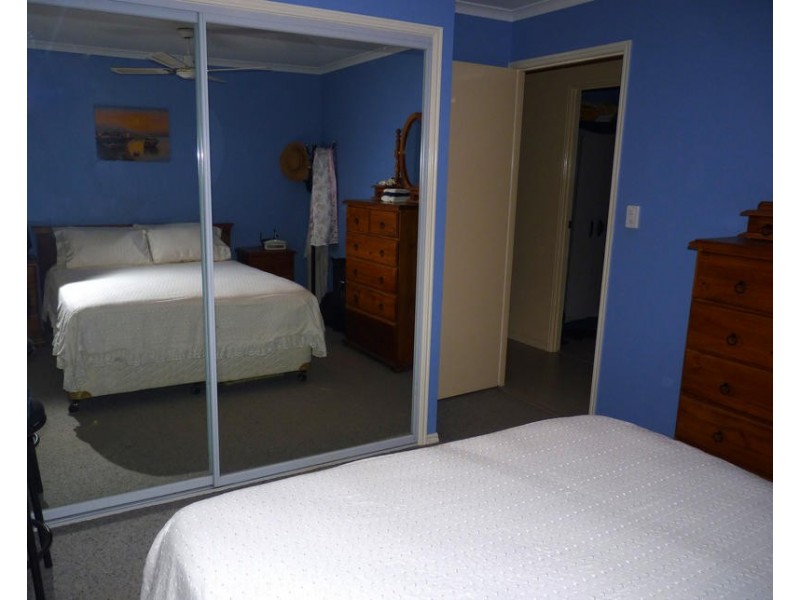 111 Bideford St, Torquay QLD 4655