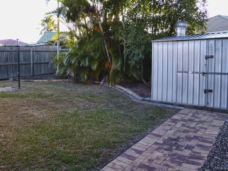 111 Bideford St, Torquay QLD 4655