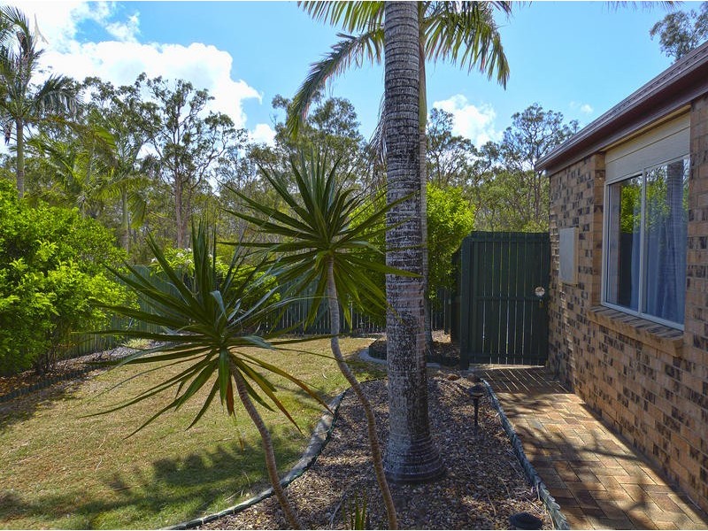 111 Bideford St, Torquay QLD 4655