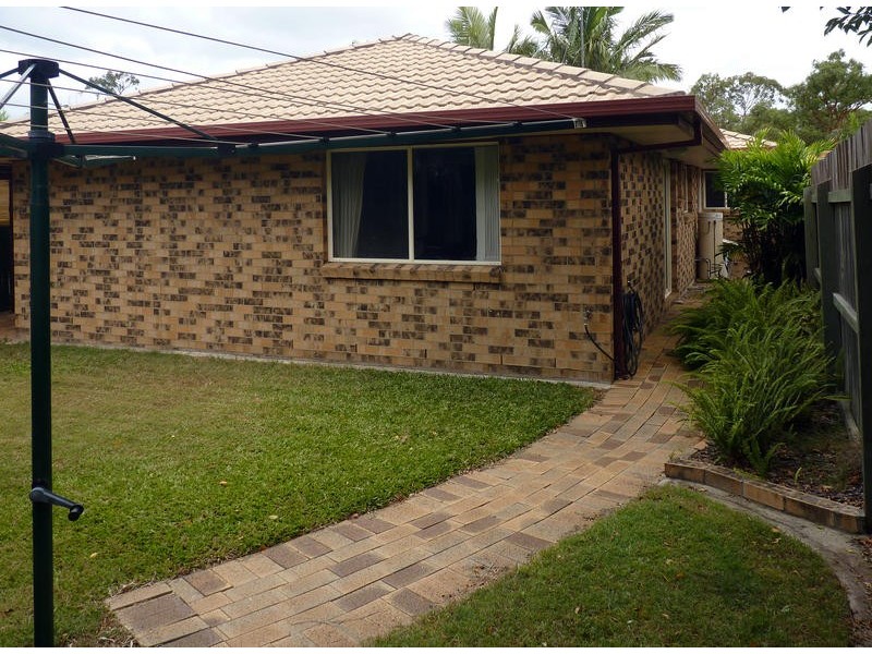 111 Bideford St, Torquay QLD 4655