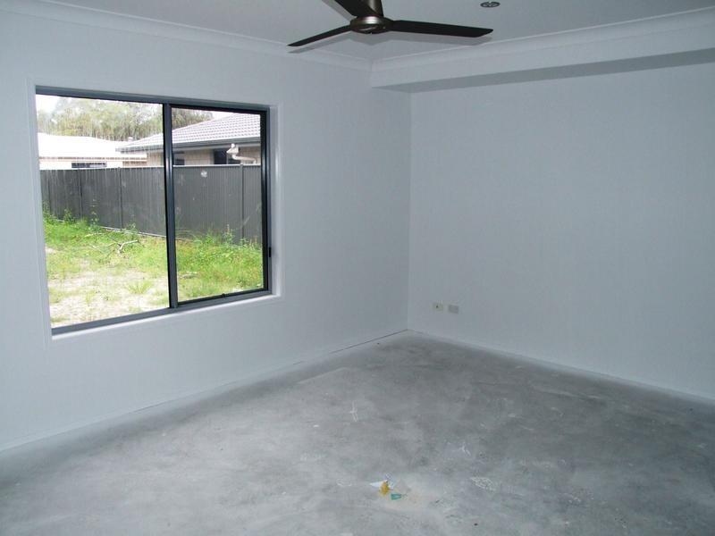 1 Taela Crt, Urangan QLD 4655