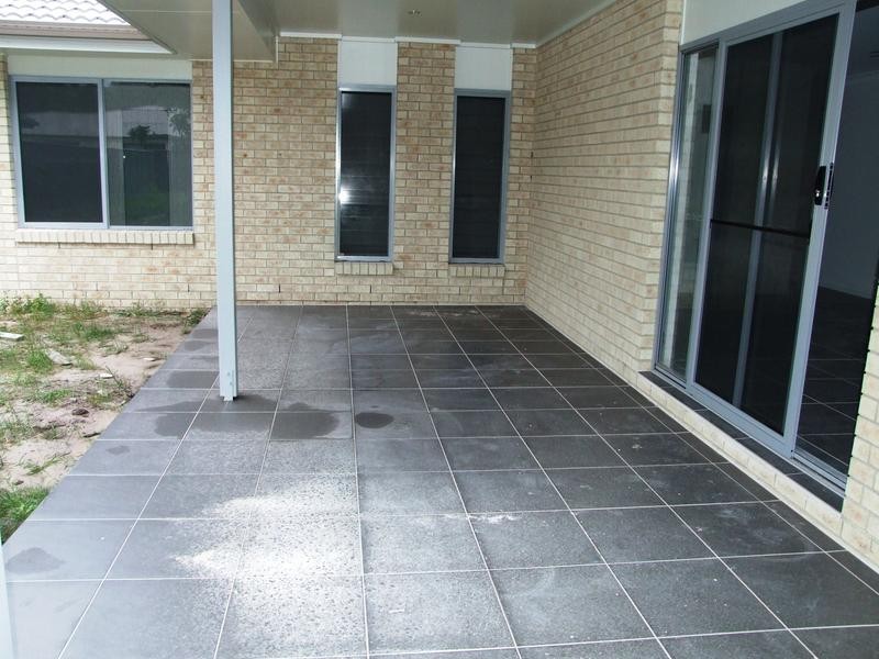 1 Taela Crt, Urangan QLD 4655