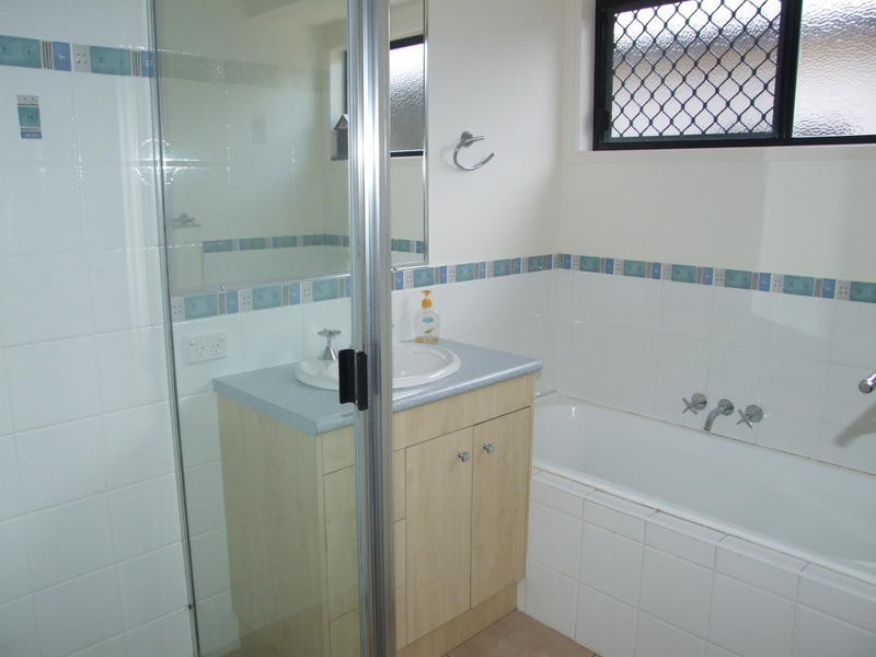 86 Caddy Ave, Urraween QLD 4655