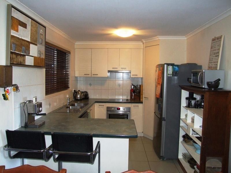 91 North St, Point Vernon QLD 4655