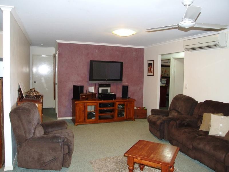 91 North St, Point Vernon QLD 4655