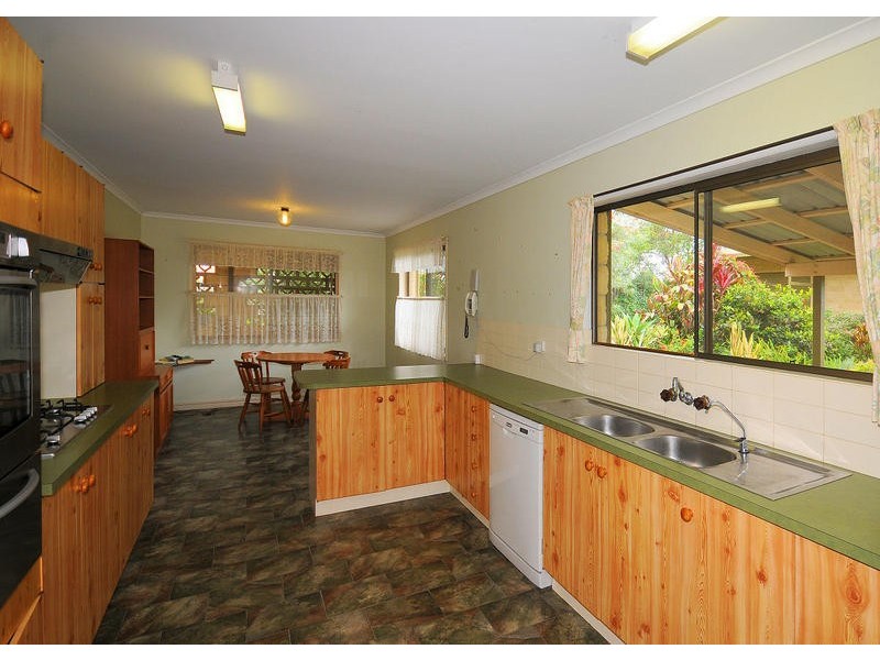 168 Christensen St, Urraween QLD 4655