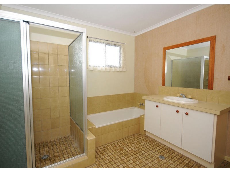 168 Christensen St, Urraween QLD 4655