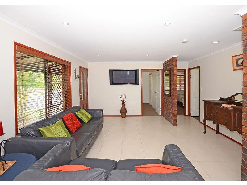 5 Andersen Ave, Urraween QLD 4655