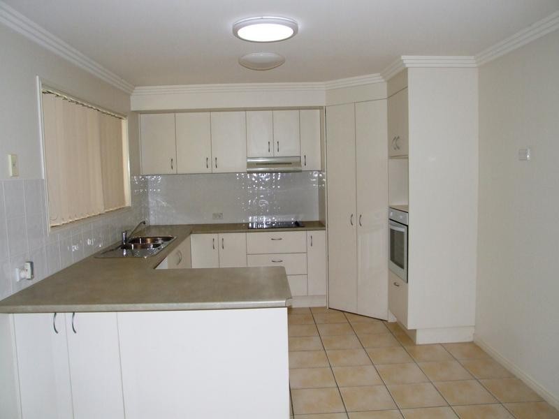 33 Pembridge Cct, Urraween QLD 4655