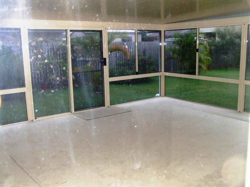 33 Pembridge Cct, Urraween QLD 4655