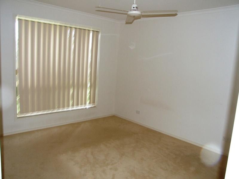 33 Pembridge Cct, Urraween QLD 4655