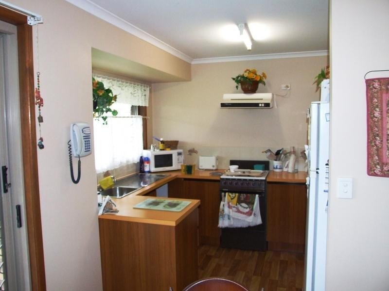 812 Boat Harbour Dr, Urangan QLD 4655