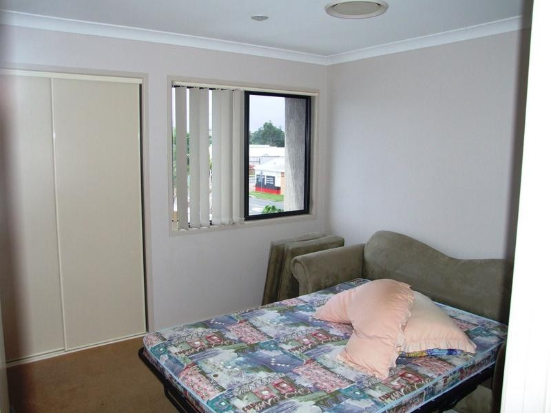 2 30 East St, Scarness QLD 4655