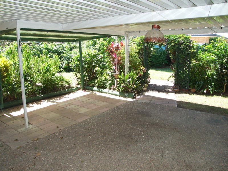 10 Granada Ct, Point Vernon QLD 4655