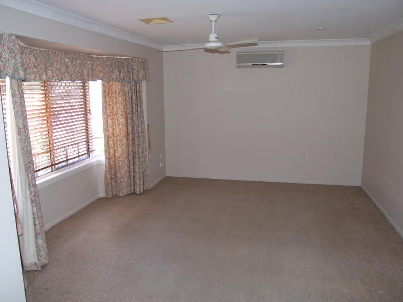 10 Granada Ct, Point Vernon QLD 4655