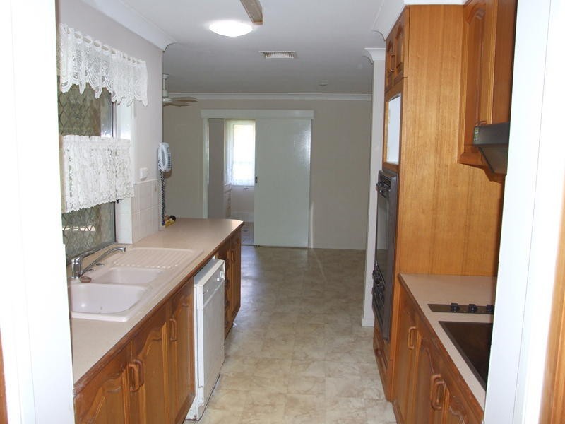 10 Granada Ct, Point Vernon QLD 4655