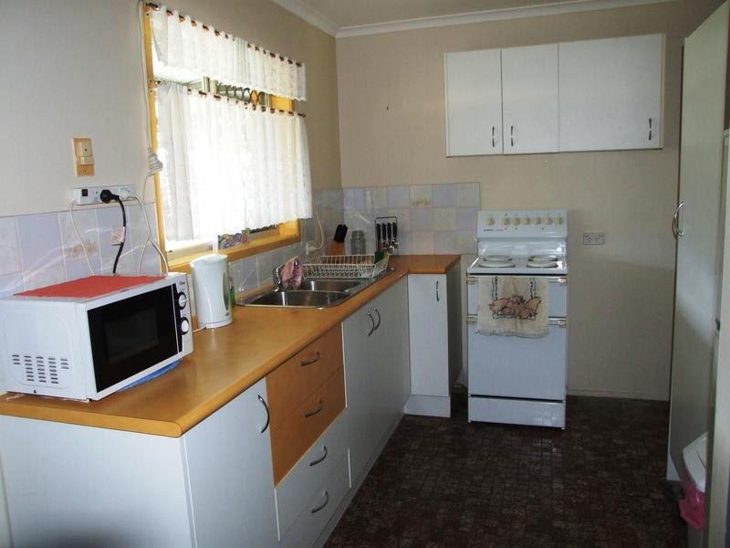 36 Colyton St, Torquay QLD 4655