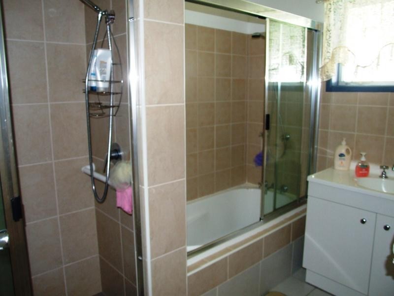 36 Colyton St, Torquay QLD 4655