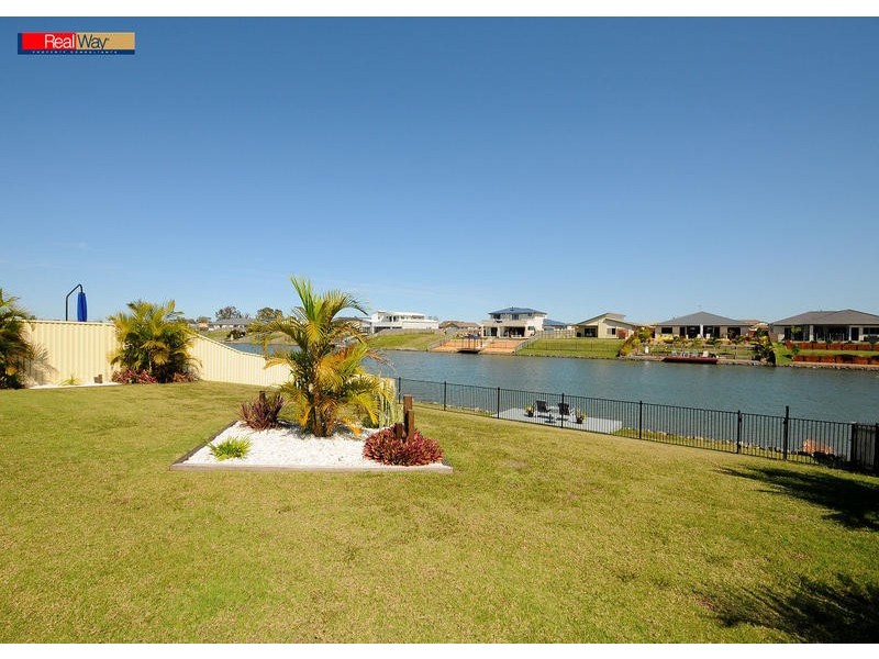 52 Earl St Vincent Cct, Eli Waters QLD 4655