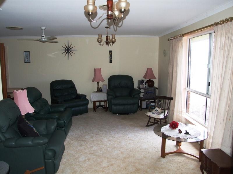 65 Banksia St, Point Vernon QLD 4655