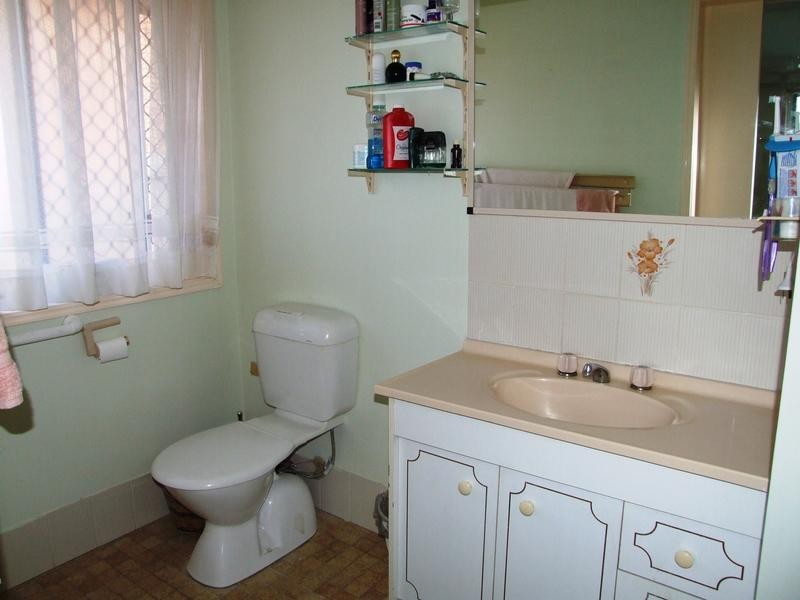 65 Banksia St, Point Vernon QLD 4655