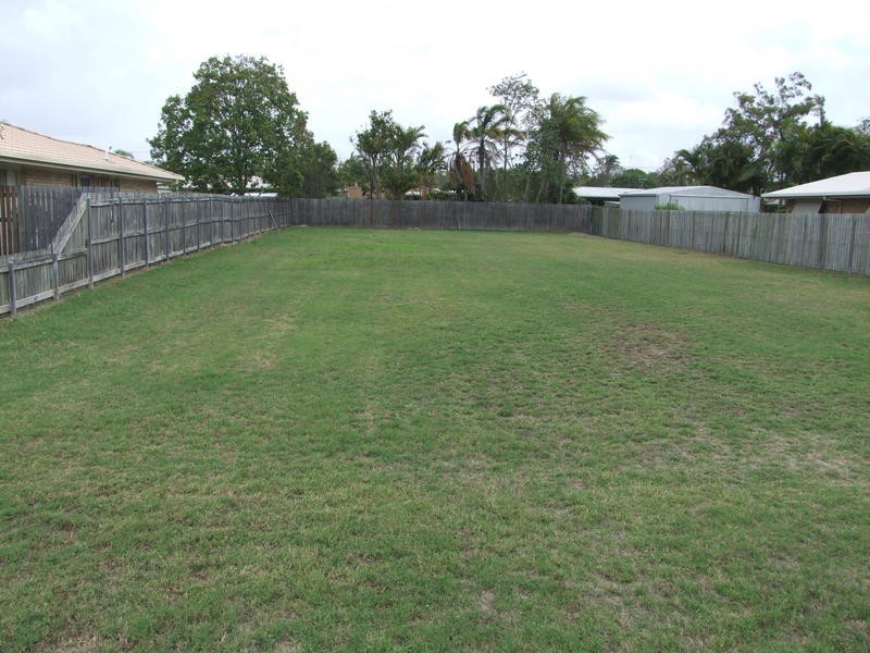 711 Boat Harbour Dr, Urangan QLD 4655