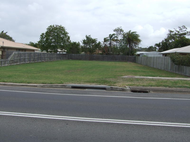 711 Boat Harbour Dr, Urangan QLD 4655