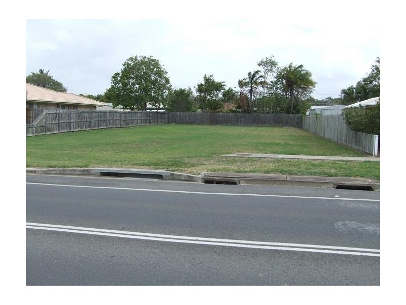 711 Boat Harbour Dr, Urangan QLD 4655