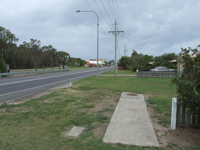 711 Boat Harbour Dr, Urangan QLD 4655