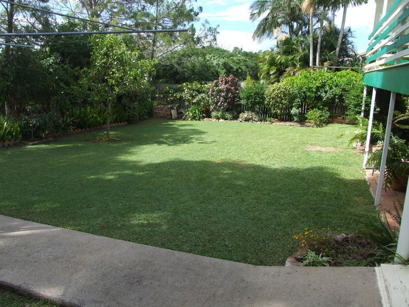 50 Hillcrest Ave, Scarness QLD 4655