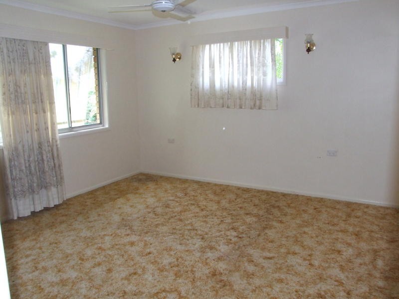 50 Hillcrest Ave, Scarness QLD 4655
