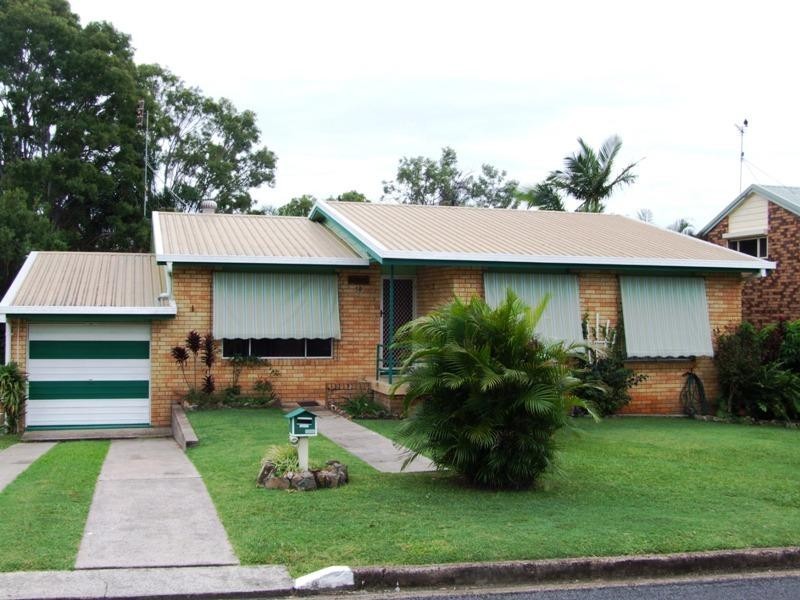 50 Hillcrest Ave, Scarness QLD 4655