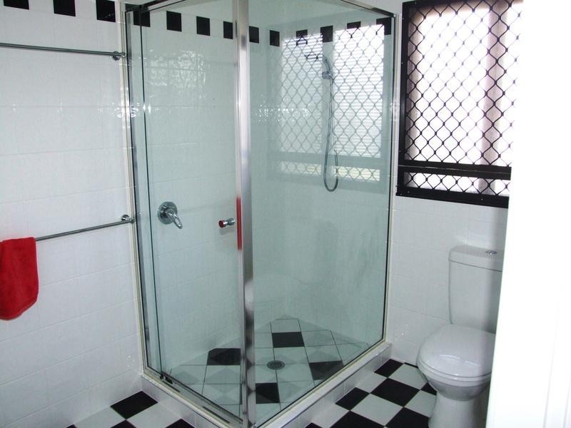 8 Jackson St, Pialba QLD 4655