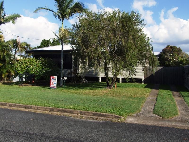 8 Jackson St, Pialba QLD 4655