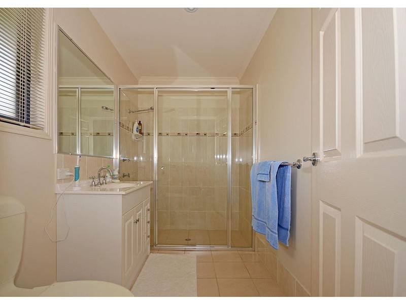 4 Lockerbie Ct, Kawungan QLD 4655