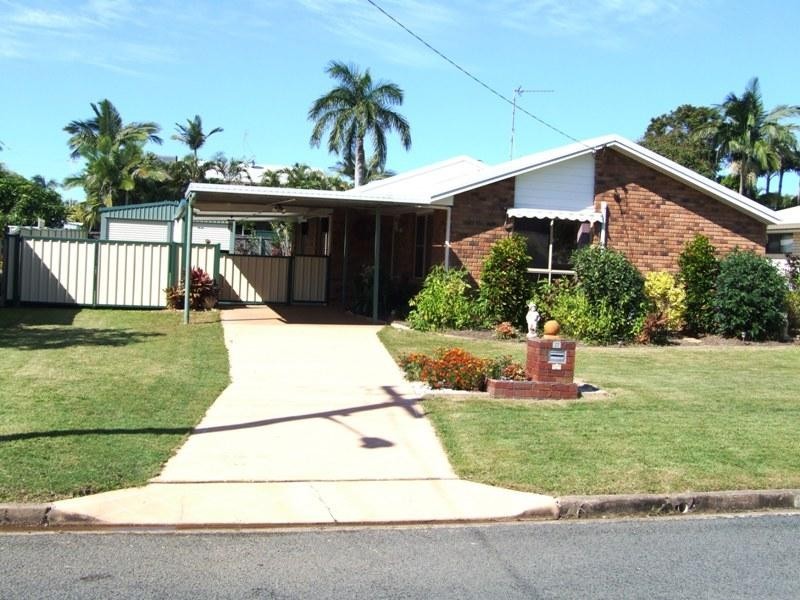 22 Hamer Dr, Urangan QLD 4655