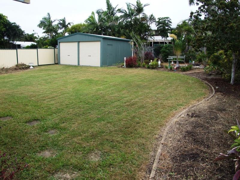 22 Hamer Dr, Urangan QLD 4655