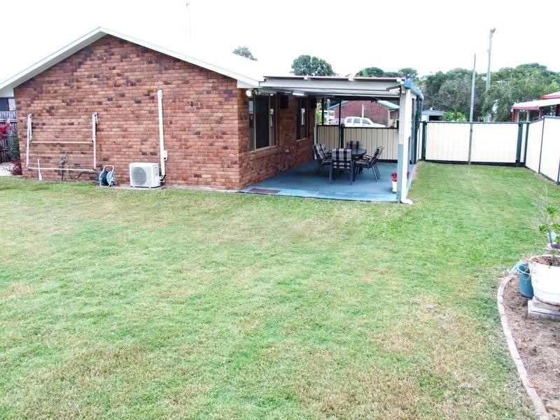 22 Hamer Dr, Urangan QLD 4655