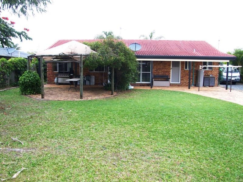 11 Royal Dr, Kawungan QLD 4655