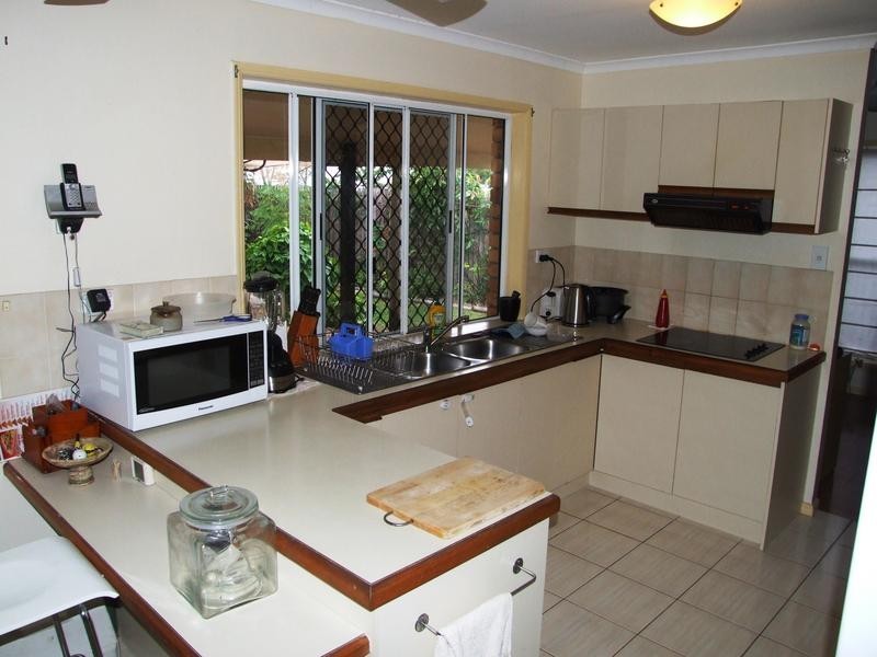 11 Royal Dr, Kawungan QLD 4655